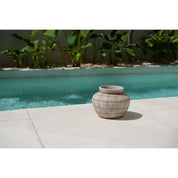 Handcrafted Belly Vase in Concrete - Timeless Artisan Design