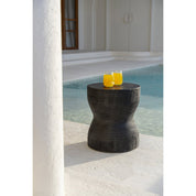 Kotoran black suar stool
