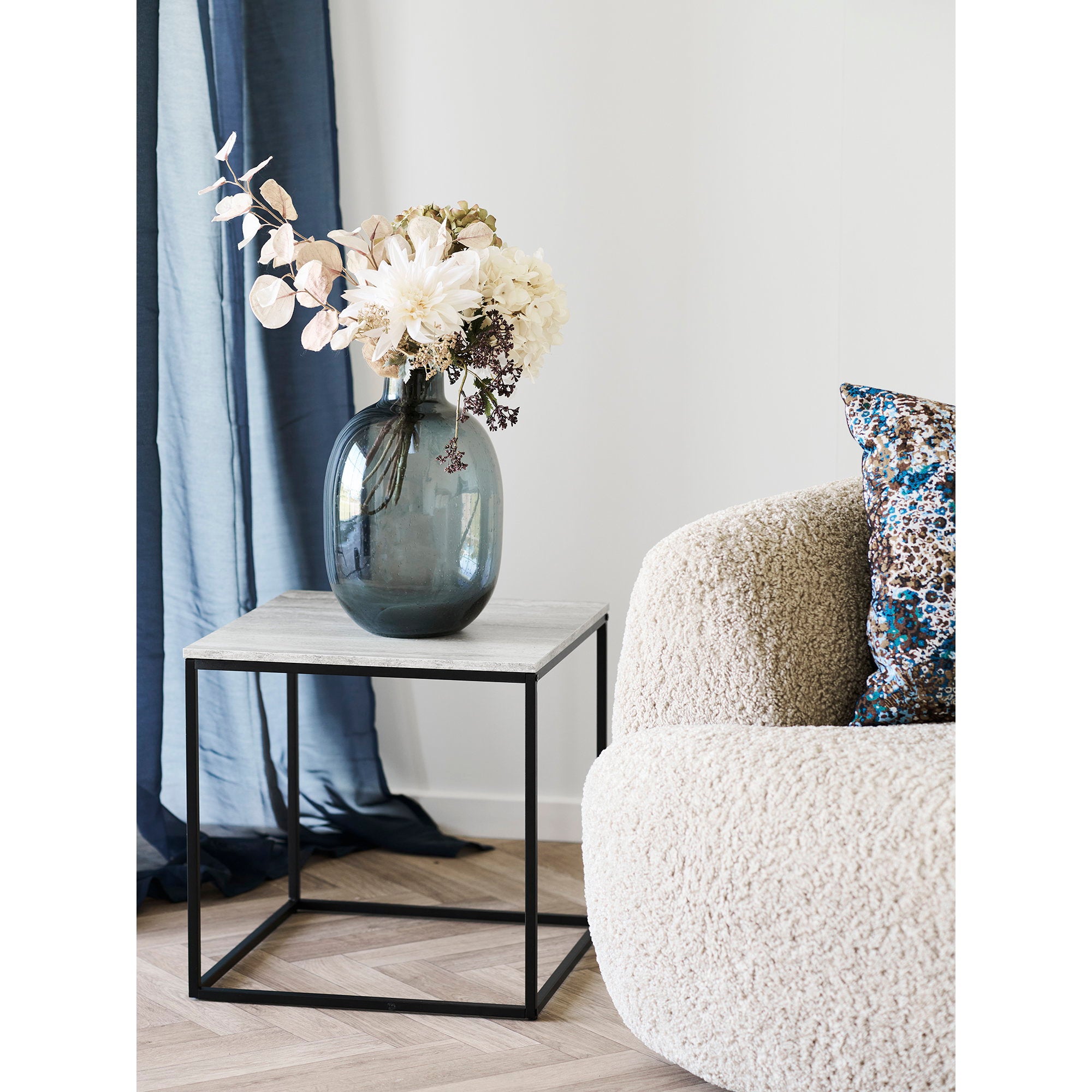 Vita Side Table - Side table, travertin look, black steel 45x45x45 cm
