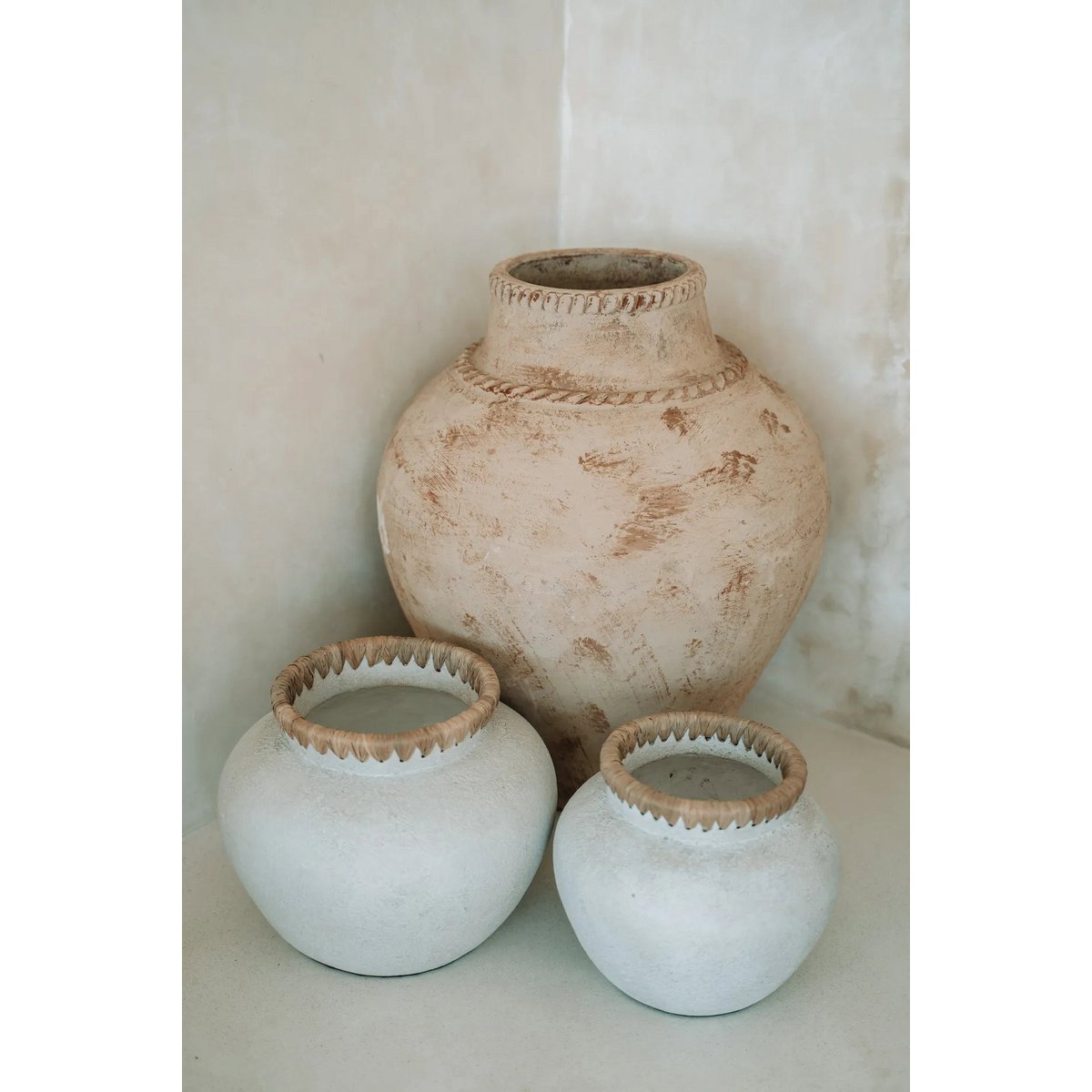Timeless Artisan Vase Crafted from Premium Natural Materials