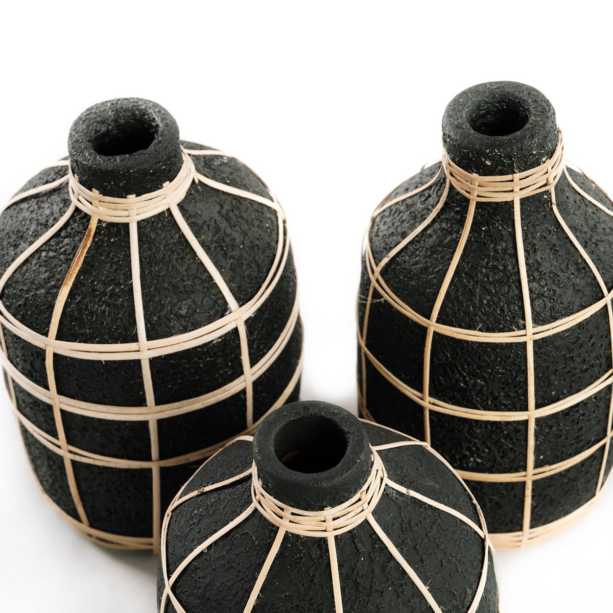 Timeless Handmade Black Vase - Artisan Crafted Luxury Design