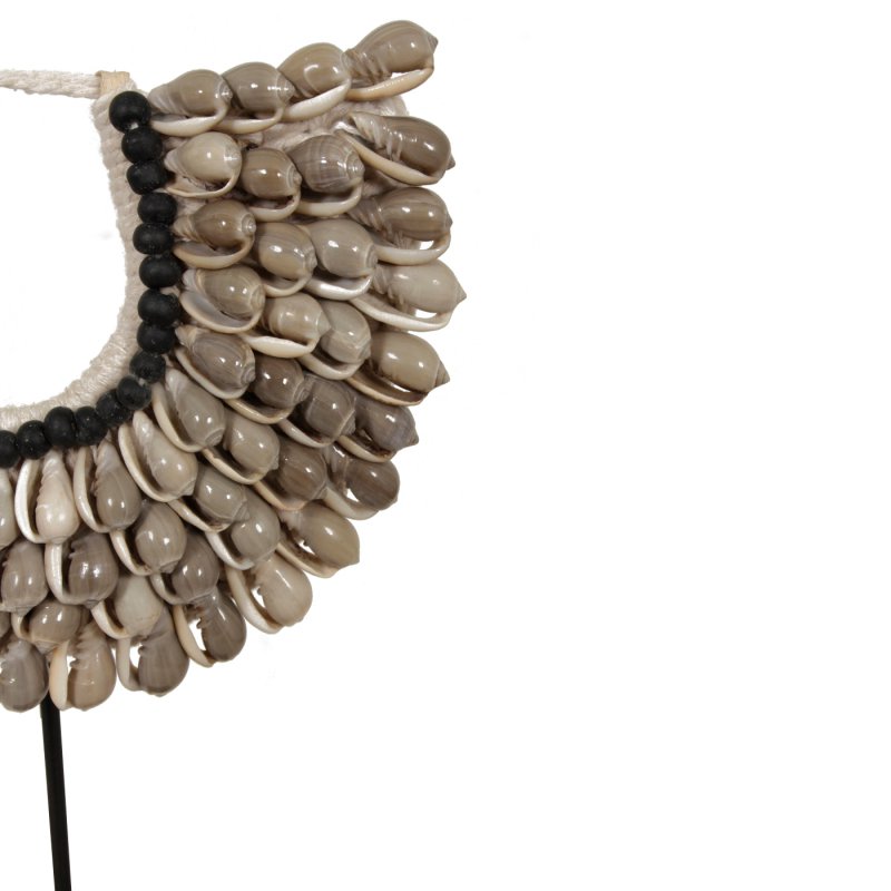 Timeless Handmade G9 Small Shell Necklace in Luxury Design